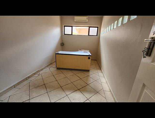 217M² OFFICE FOR SALE IN RUSTENBURG CENTRAL